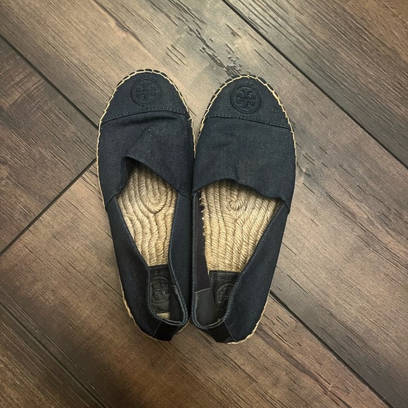 Women’s Tory Burch Denim Loafers. Blue canvas flat espadrilles. - Picture 6 of 6